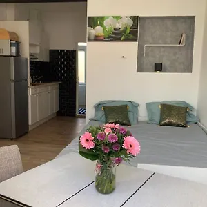 Magnifique Au 2ème étage, à Proximité De La Gare Du Midi! Apartamento Bruselas